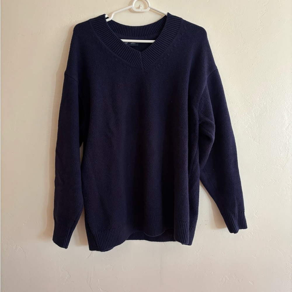 GAP Women's V-Neck Sweater in Rich Blue